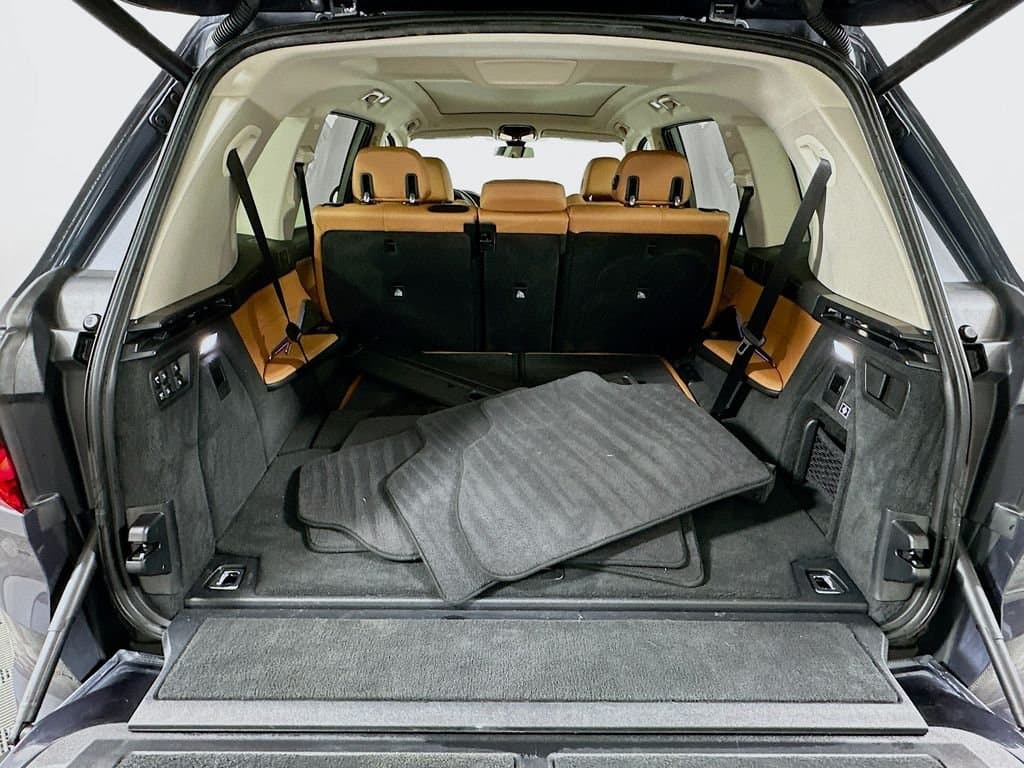 2021 BMW X7 - Image 27