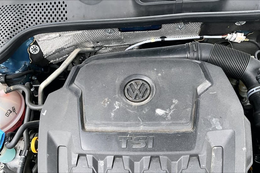 2018 Volkswagen Beetle - Image 30