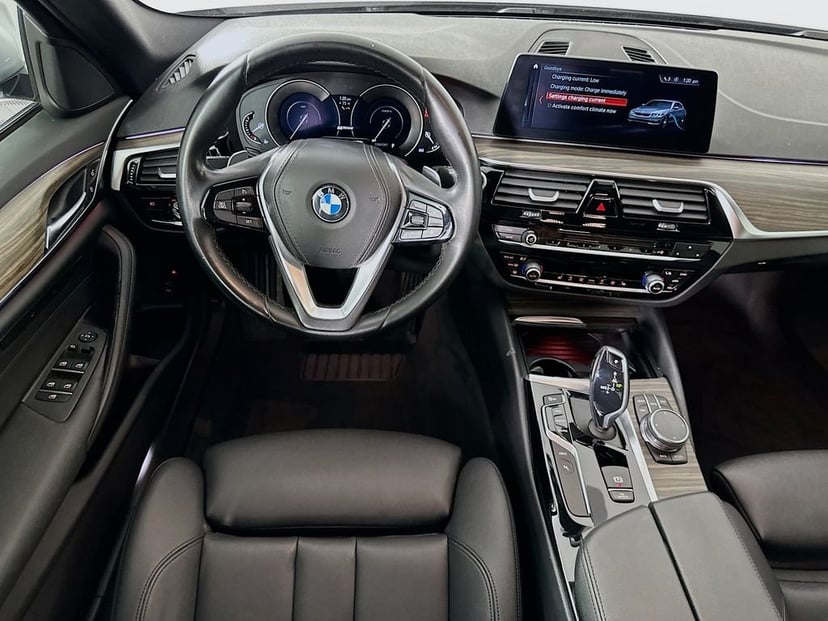 2018 BMW 5 Series - Image 23
