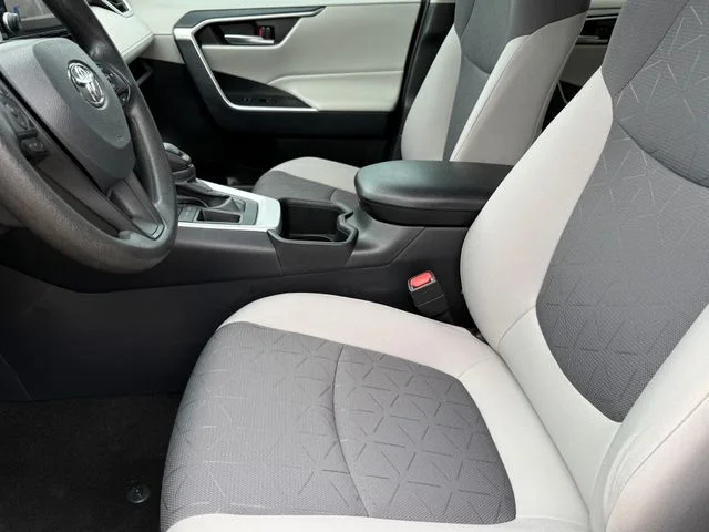 2024 Toyota RAV4 - Image 10