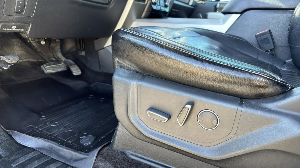 2018 Ford F-350SD - Image 11