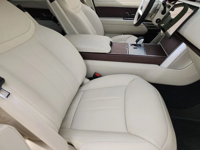 2026 Land Rover Range Rover - Image 10