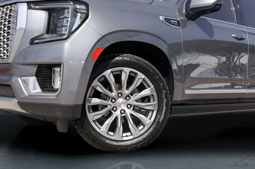 2022 GMC Yukon XL - Image 4