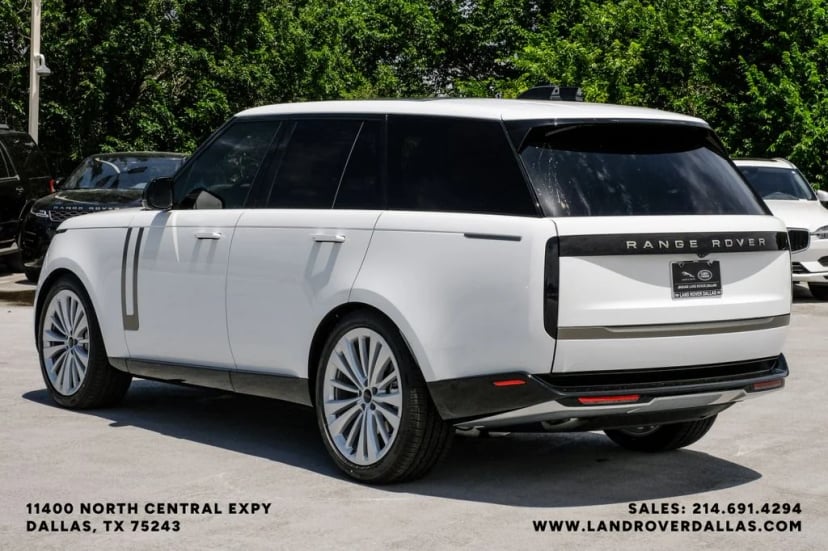 2026 Land Rover Range Rover - Image 12