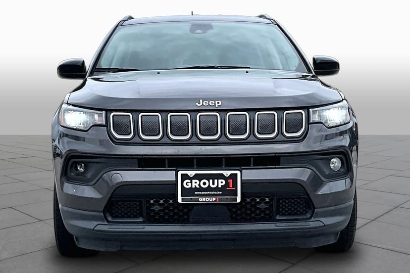 2022 Jeep Compass - Image 2