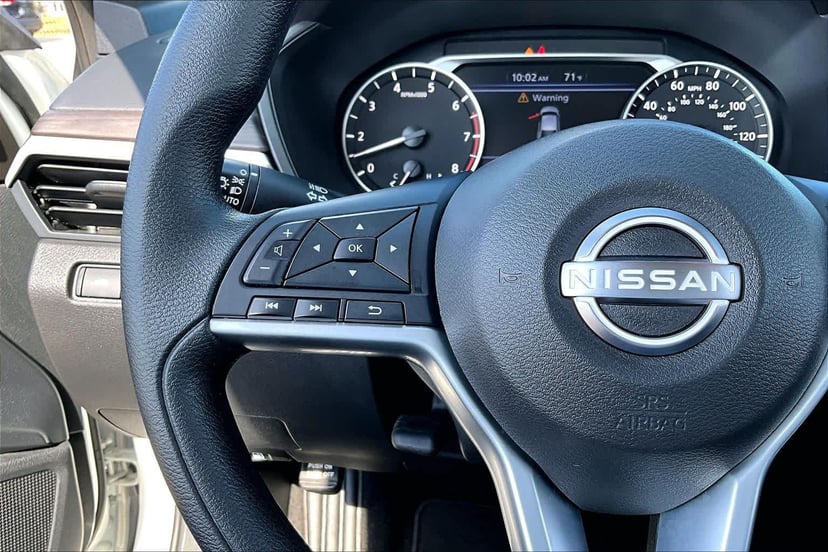 2025 Nissan Altima - Image 24