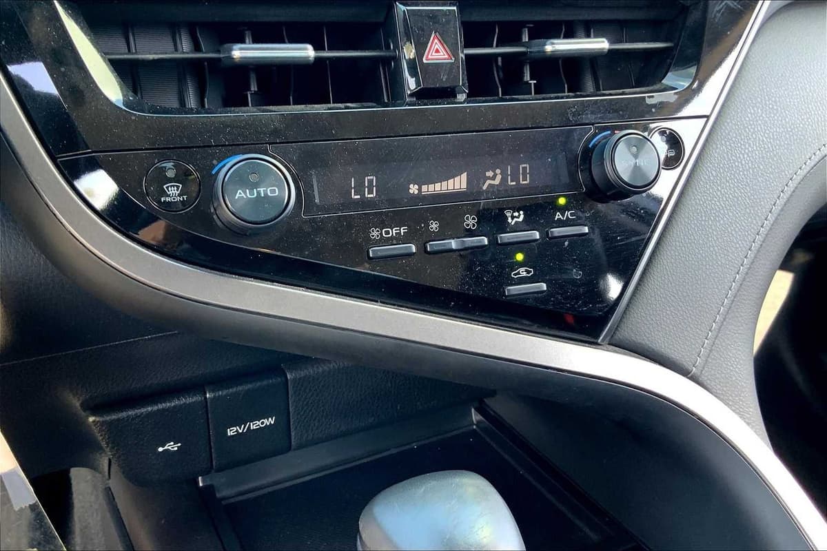 2024 Toyota Camry - Image 31