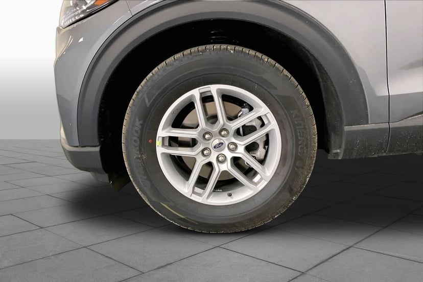 2026 Ford Explorer - Image 9
