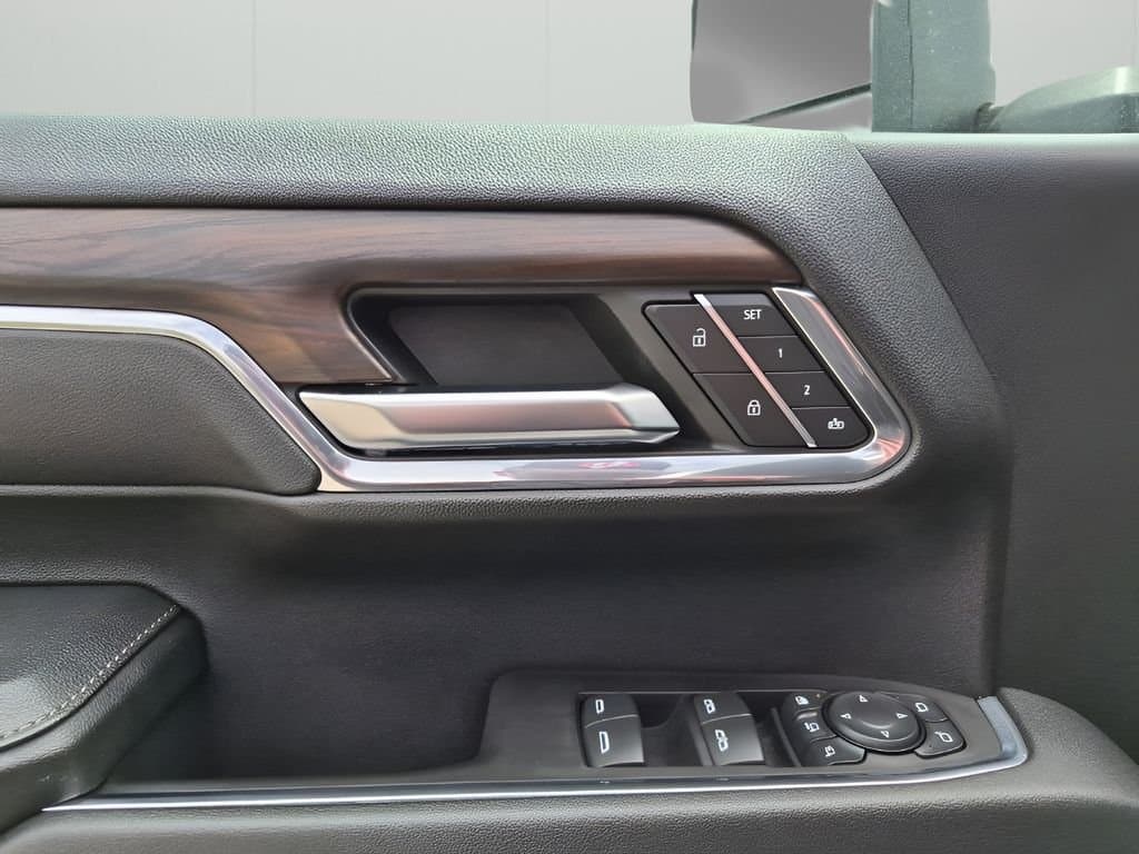 2024 GMC Sierra 2500HD - Image 27