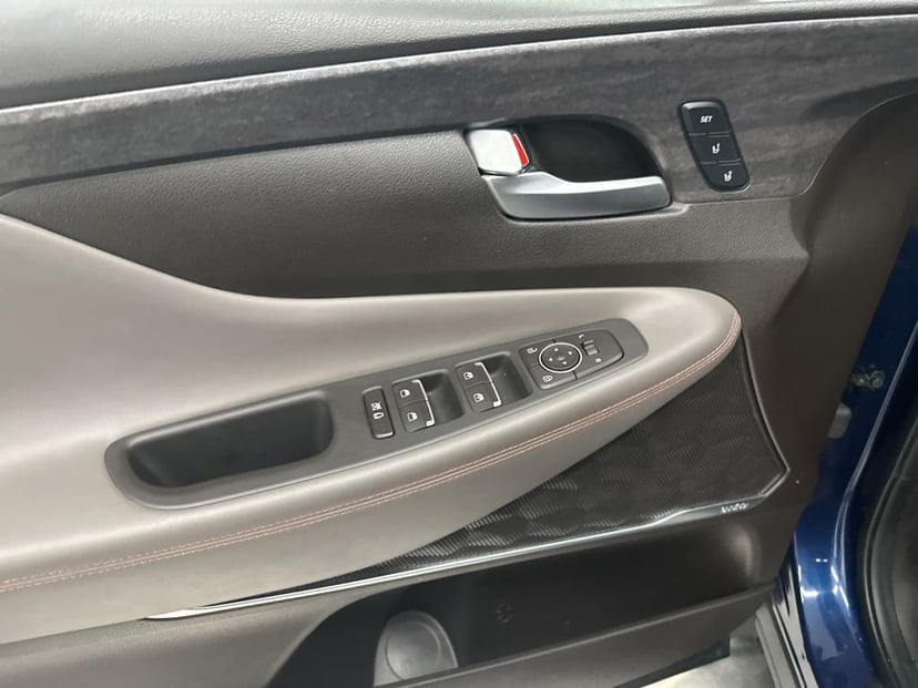 2019 Hyundai Santa Fe - Image 10