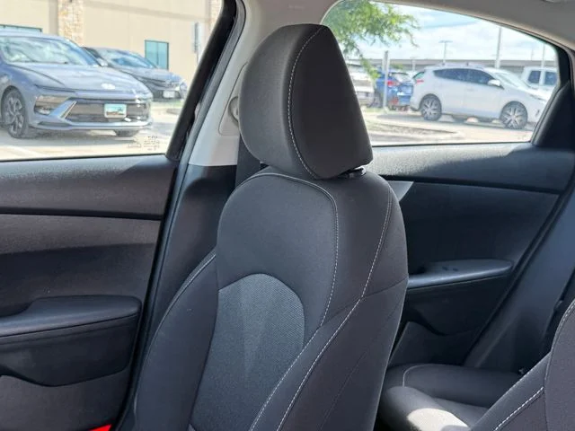 2023 Kia Forte - Image 11