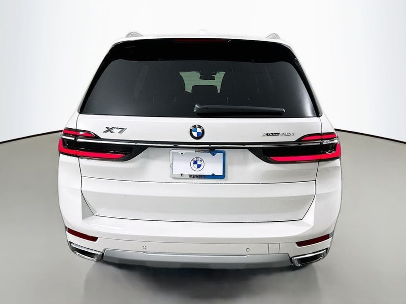 2026 BMW X7 - Image 6