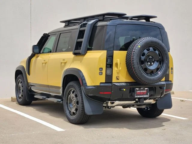 2026 Land Rover Defender 110 - Image 5