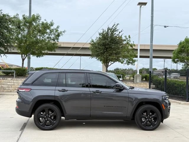 2024 Jeep Grand Cherokee - Image 5