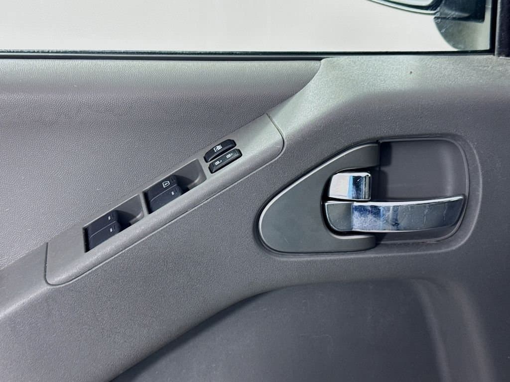 2015 NISSAN Frontier - Image 22