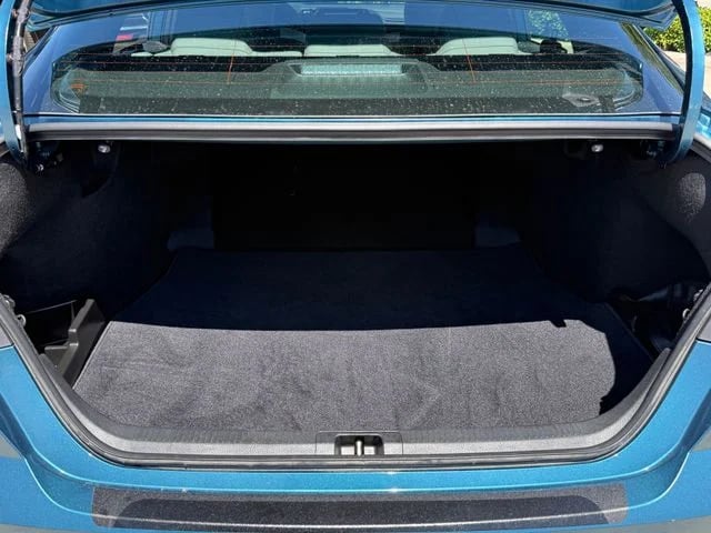 2025 Toyota Camry - Image 28