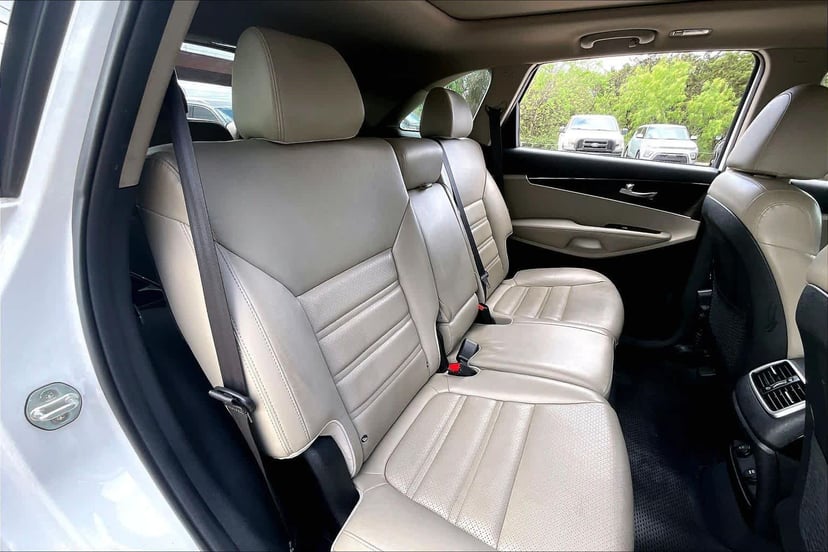 2020 Kia Sorento - Image 20