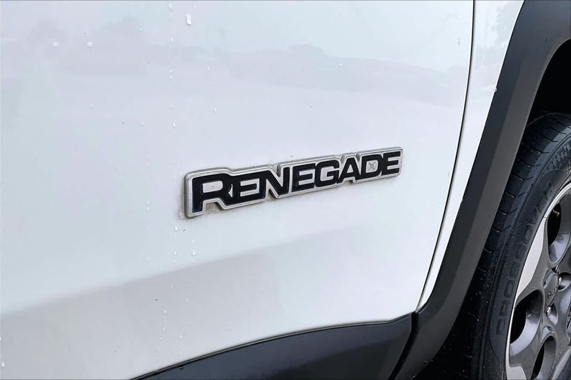 2017 Jeep Renegade - Image 10
