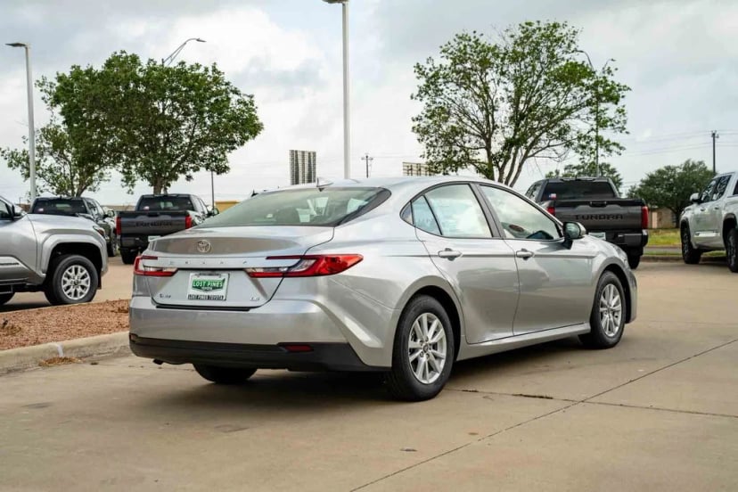 2026 Toyota Camry - Image 3