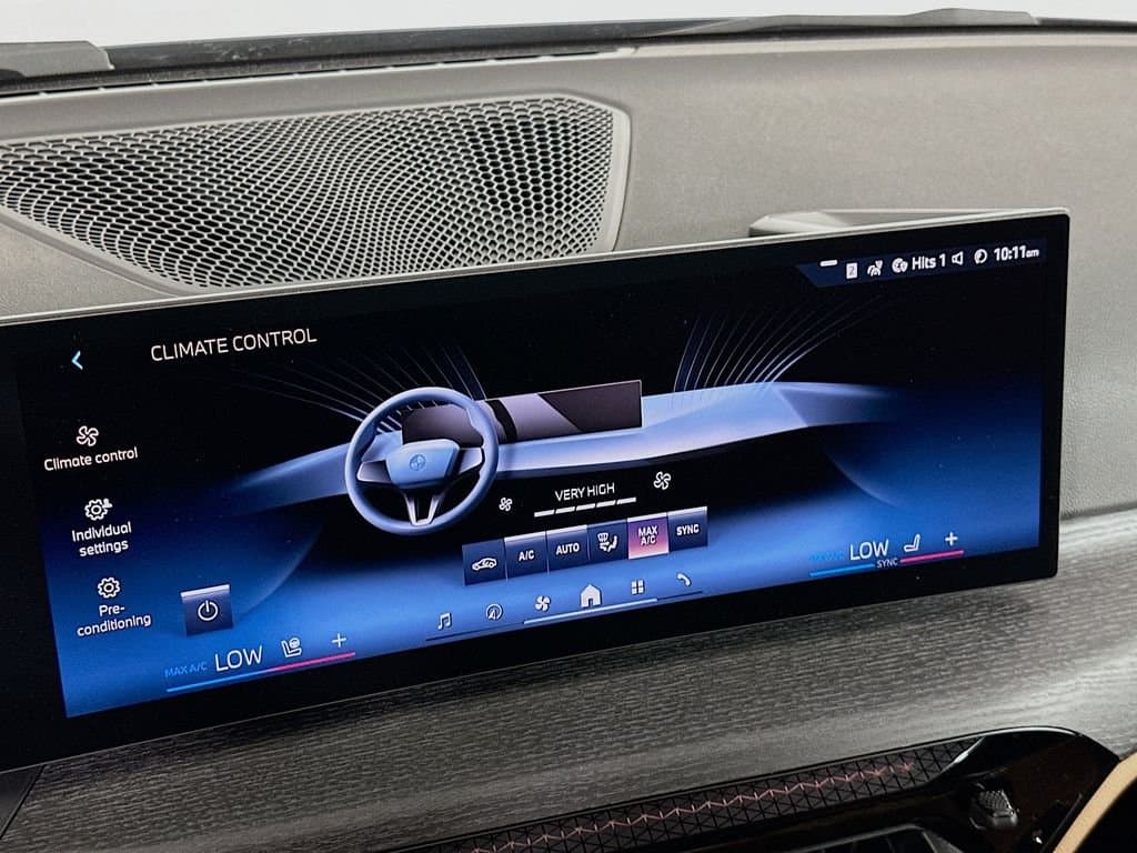 2025 BMW 3 Series - Image 14