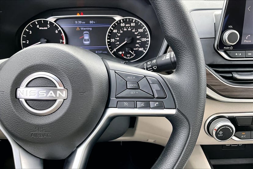 2025 Nissan Altima - Image 25