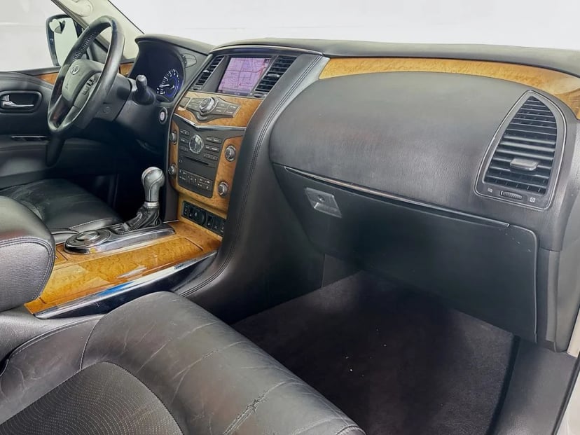 2012 INFINITI QX56 - Image 39