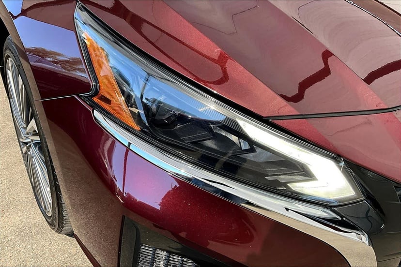 2023 Nissan Altima - Image 28