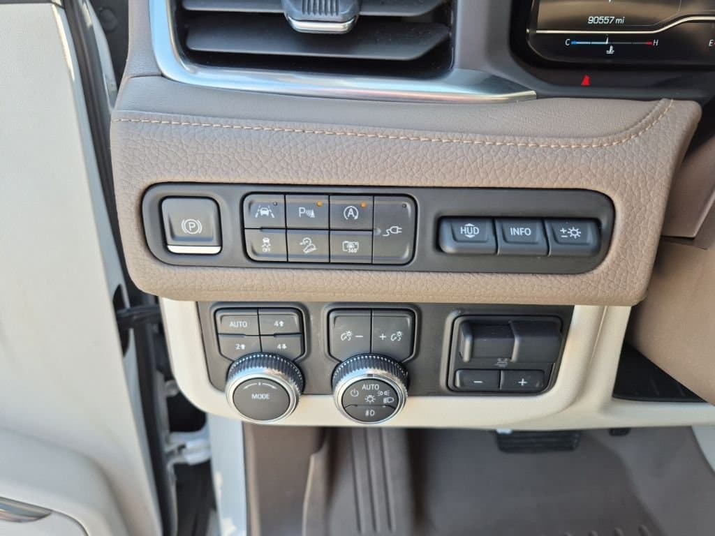 2022 GMC Yukon - Image 33