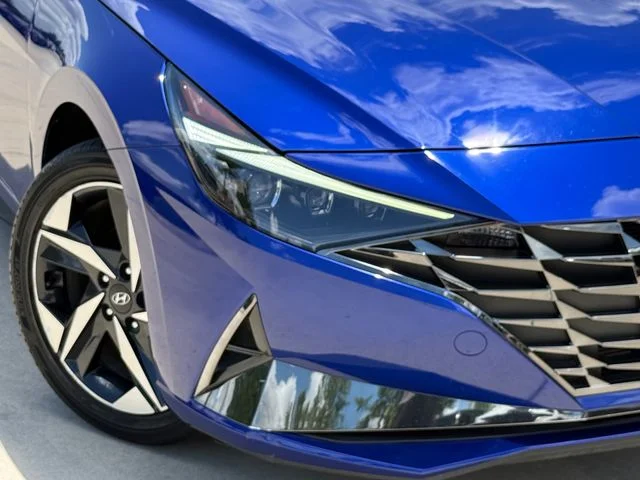 2023 Hyundai Elantra Hybrid - Image 3