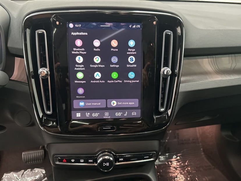 2022 Volvo C40 Recharge Pure Electric - Image 13