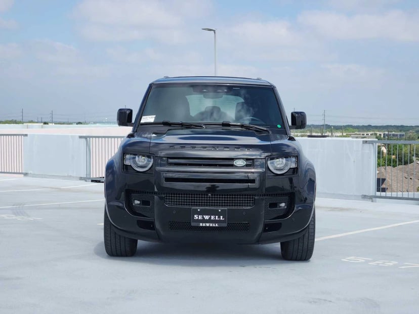 2024 Land Rover Defender - Image 2