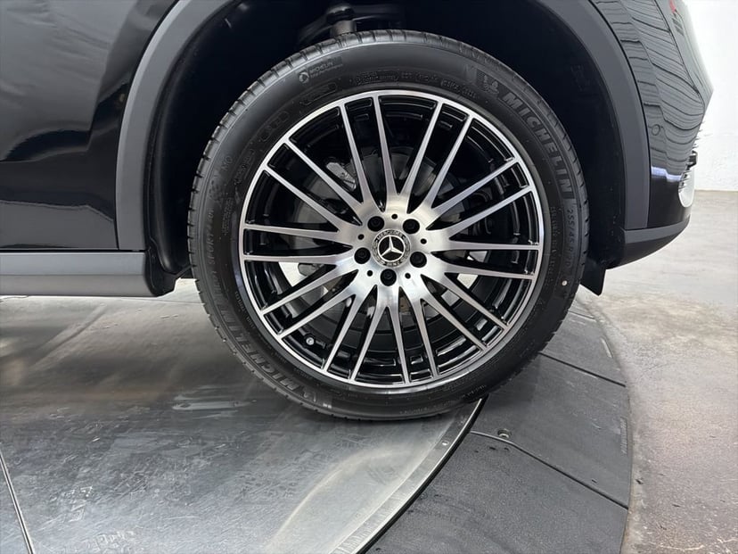 2026 Mercedes-Benz GLC - Image 9