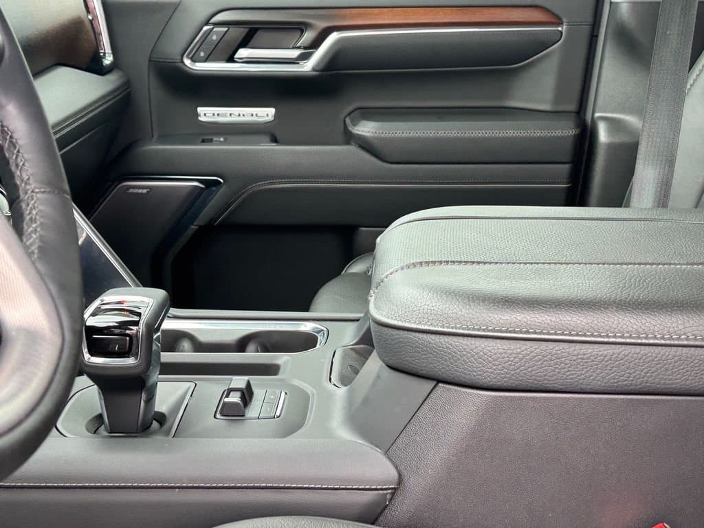 2024 GMC Sierra 1500 - Image 11