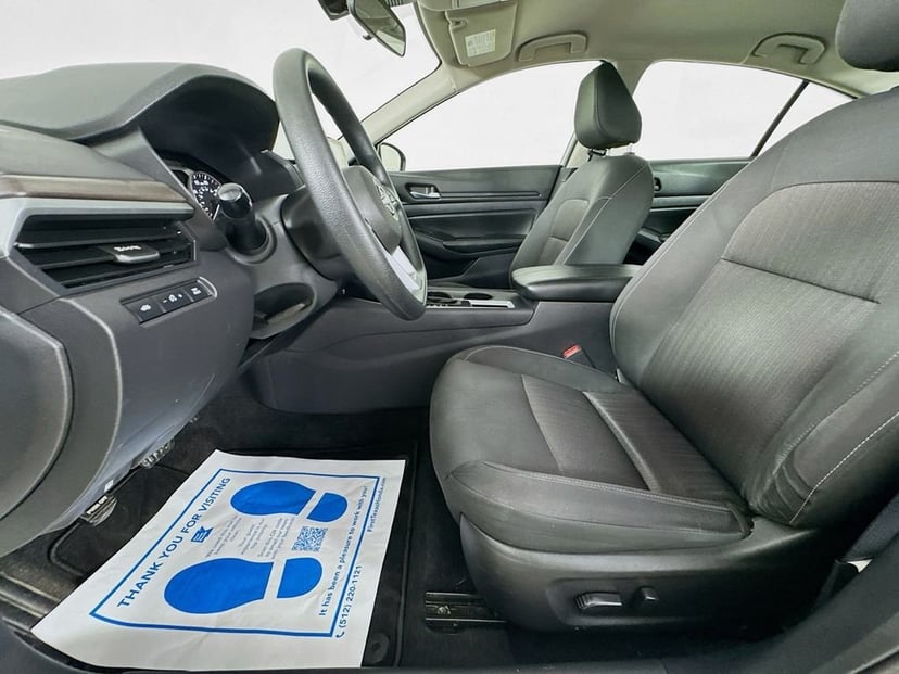 2025 Nissan Altima - Image 24