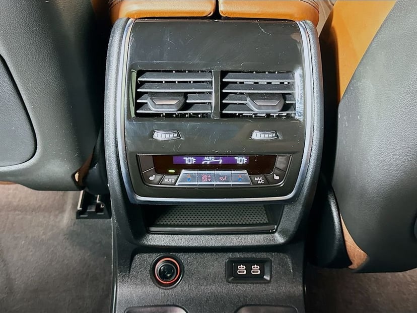 2022 BMW X7 - Image 26