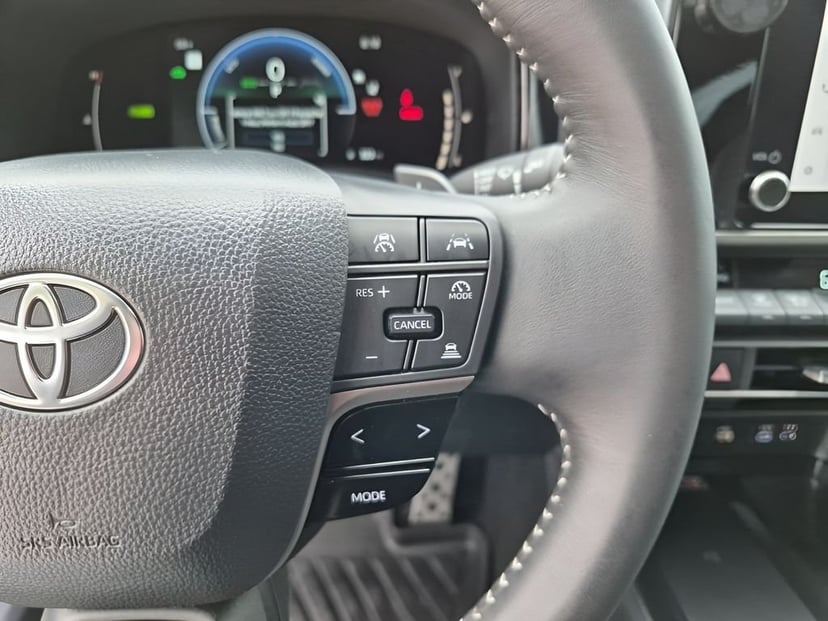2025 Toyota Camry - Image 34