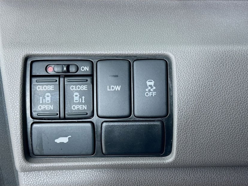 2015 Honda Odyssey - Image 11