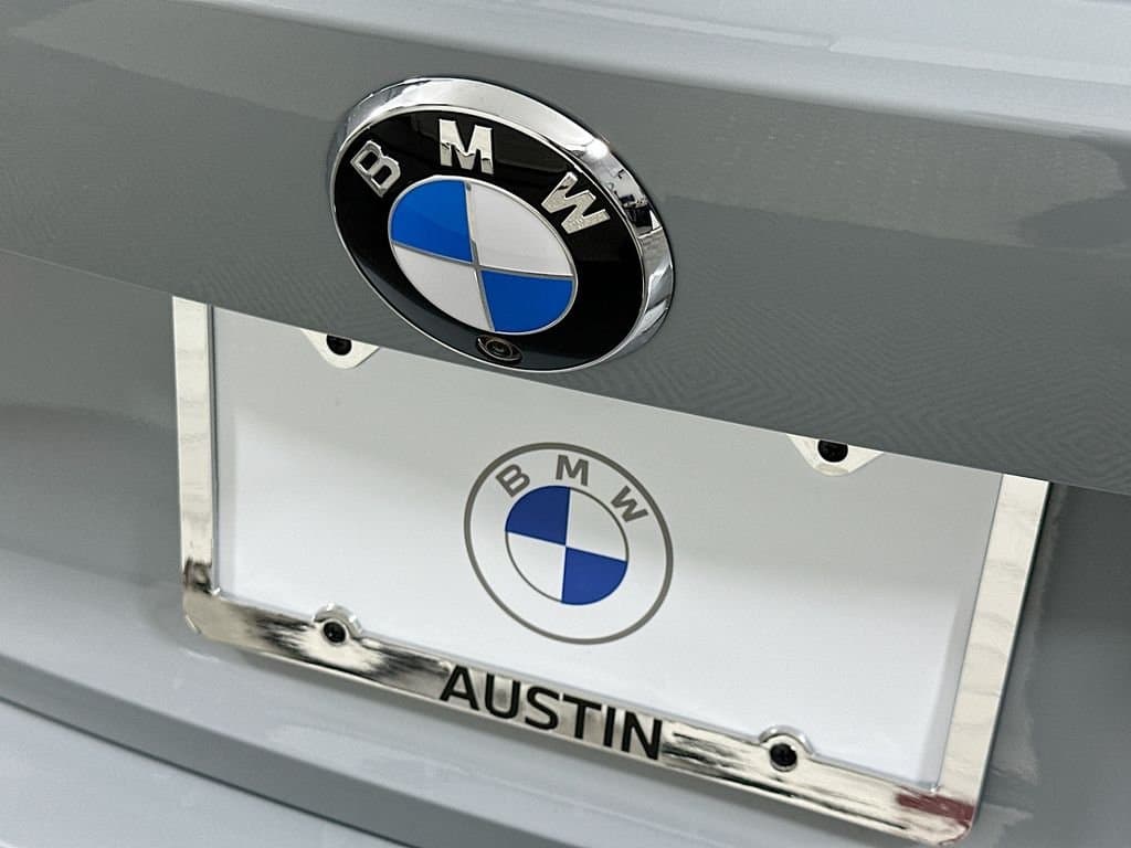 2025 BMW 4 Series - Image 21