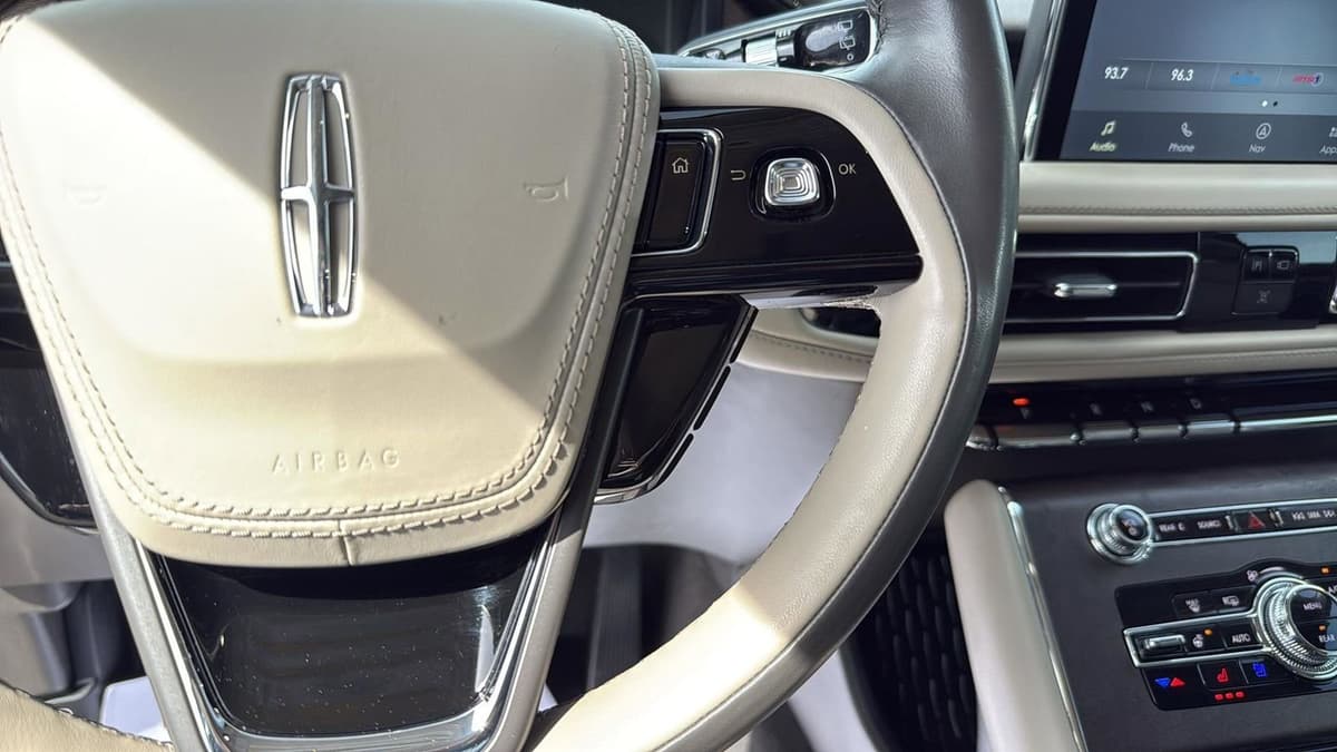 2023 Lincoln Aviator - Image 16