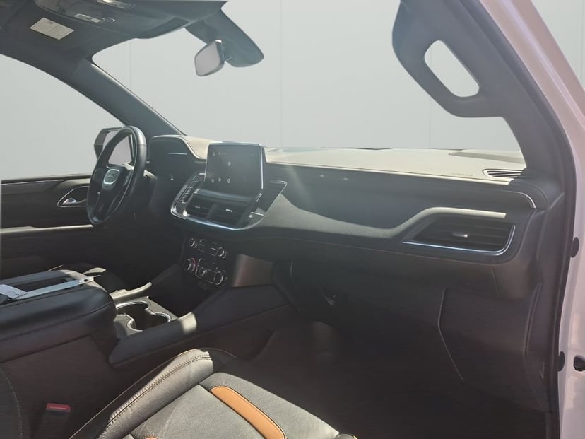 2022 GMC Yukon XL - Image 14