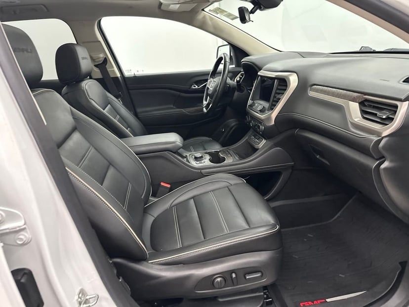 2021 GMC Acadia - Image 24