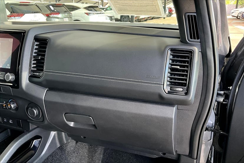 2023 Nissan Frontier - Image 18