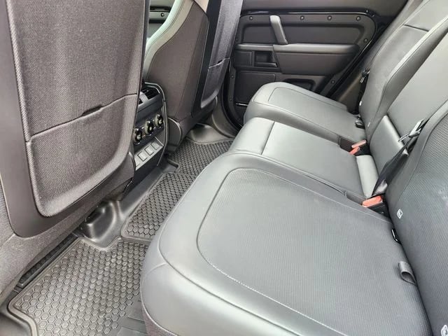 2026 Land Rover Defender 110 - Image 20