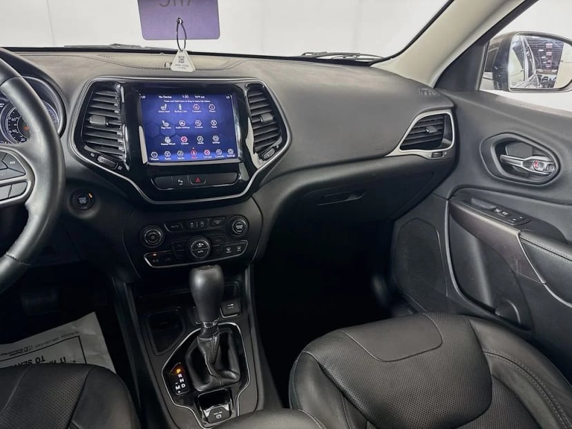 2019 Jeep Cherokee - Image 22