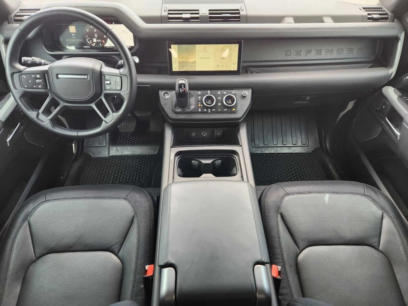 2024 Land Rover Defender - Image 26