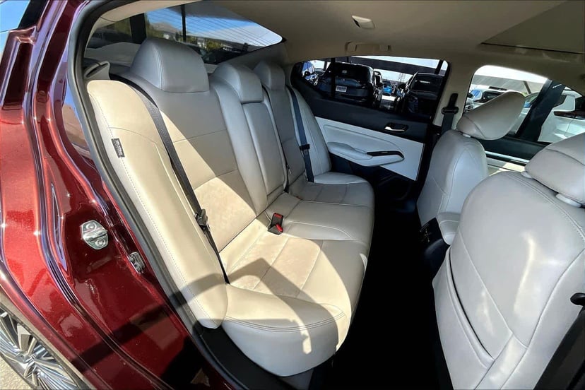 2023 Nissan Altima - Image 21