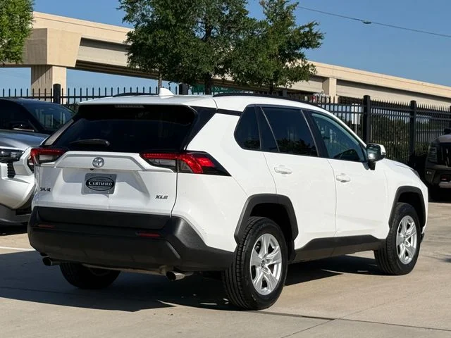 2021 Toyota RAV4 - Image 4