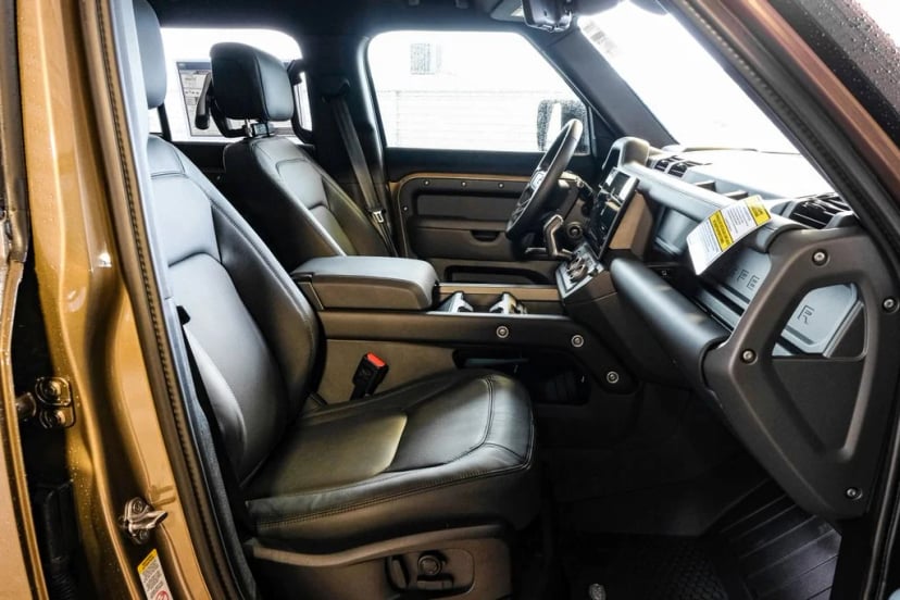 2026 Land Rover Defender 110 - Image 31