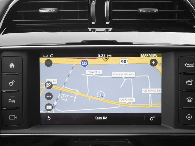 2017 Jaguar F-PACE - Image 18