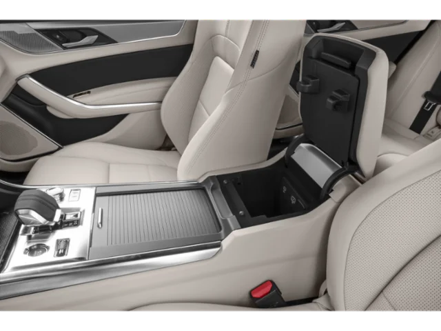 2024 Jaguar XF - Image 11